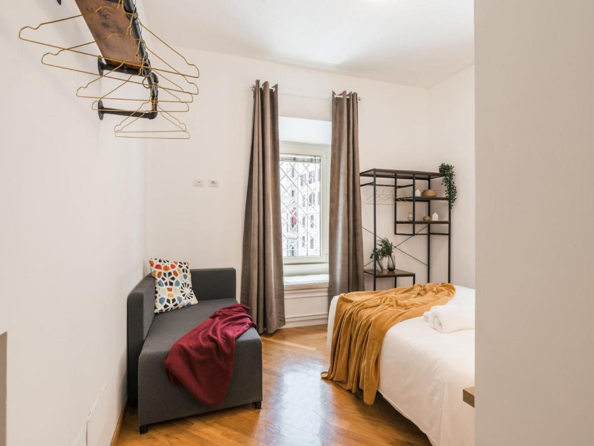The Best Rent - Spacious Three-Bedroom Apartment Near The Colosseum Roma Esterno foto