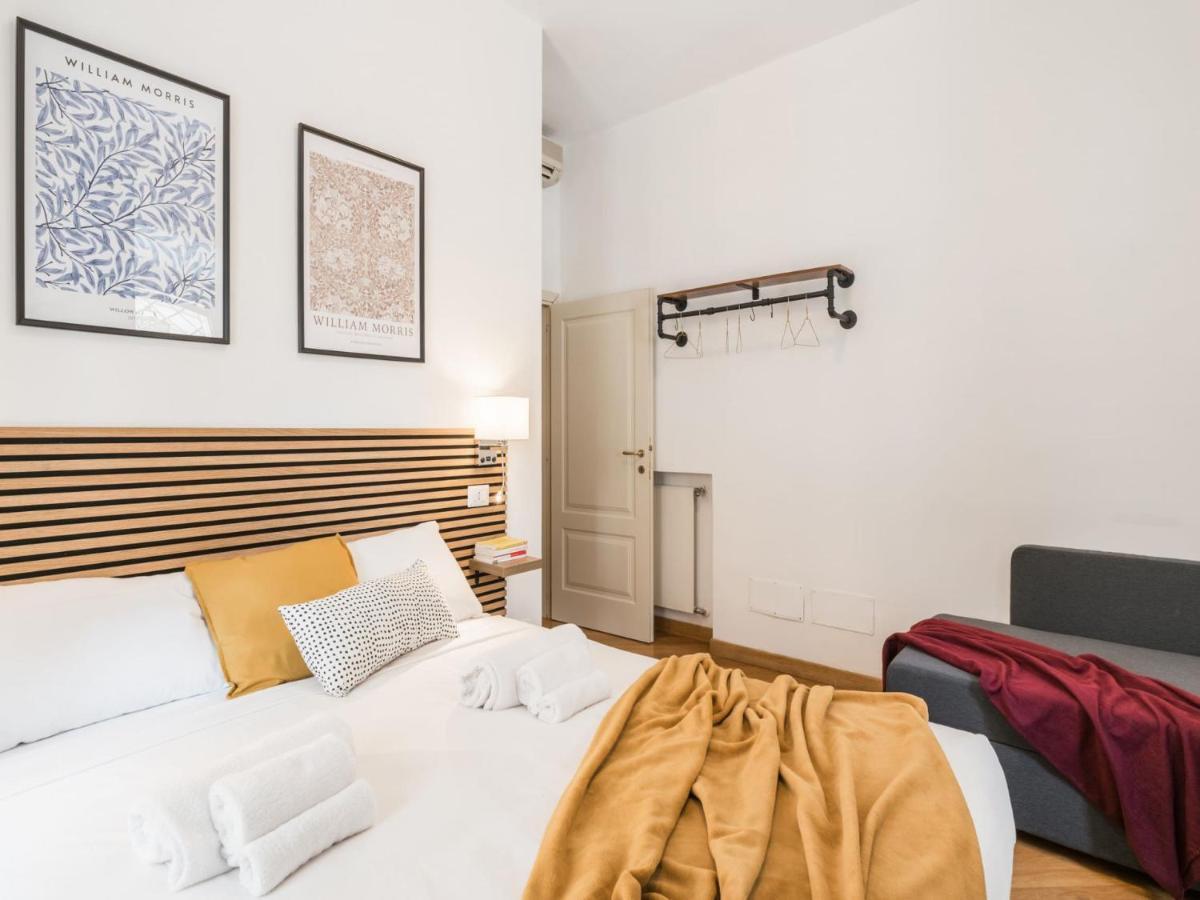 The Best Rent - Spacious Three-Bedroom Apartment Near The Colosseum Roma Esterno foto