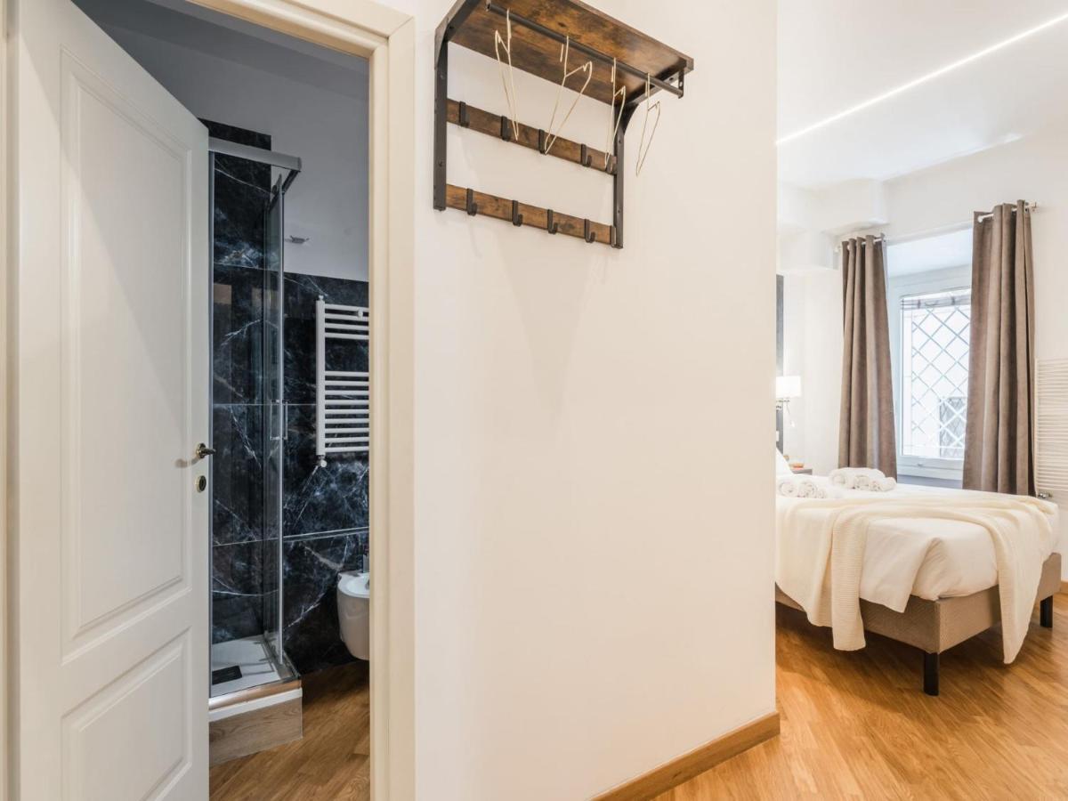 The Best Rent - Spacious Three-Bedroom Apartment Near The Colosseum Roma Esterno foto