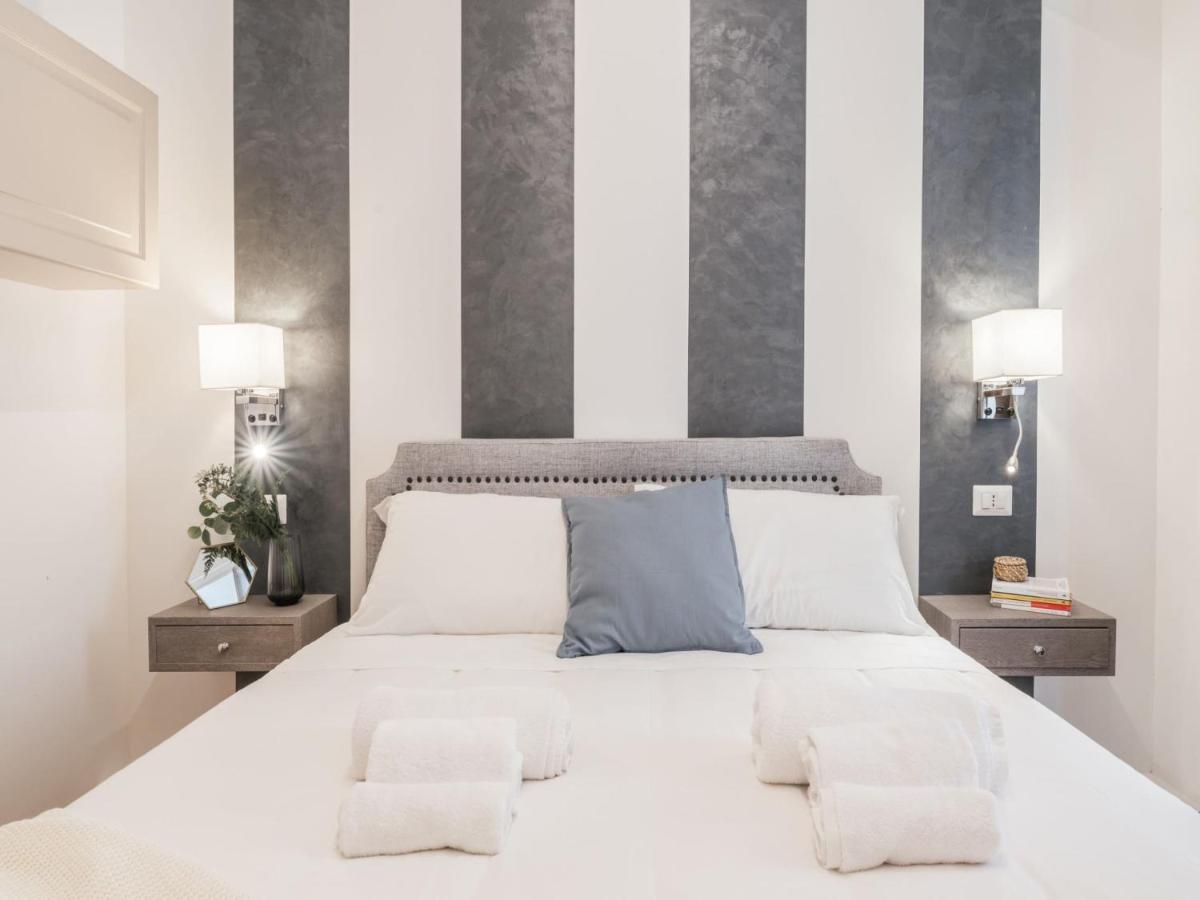 The Best Rent - Spacious Three-Bedroom Apartment Near The Colosseum Roma Esterno foto