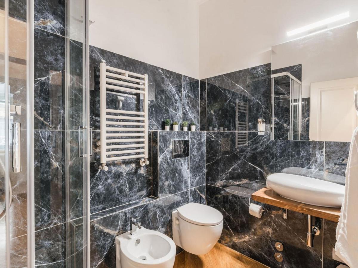 The Best Rent - Spacious Three-Bedroom Apartment Near The Colosseum Roma Esterno foto